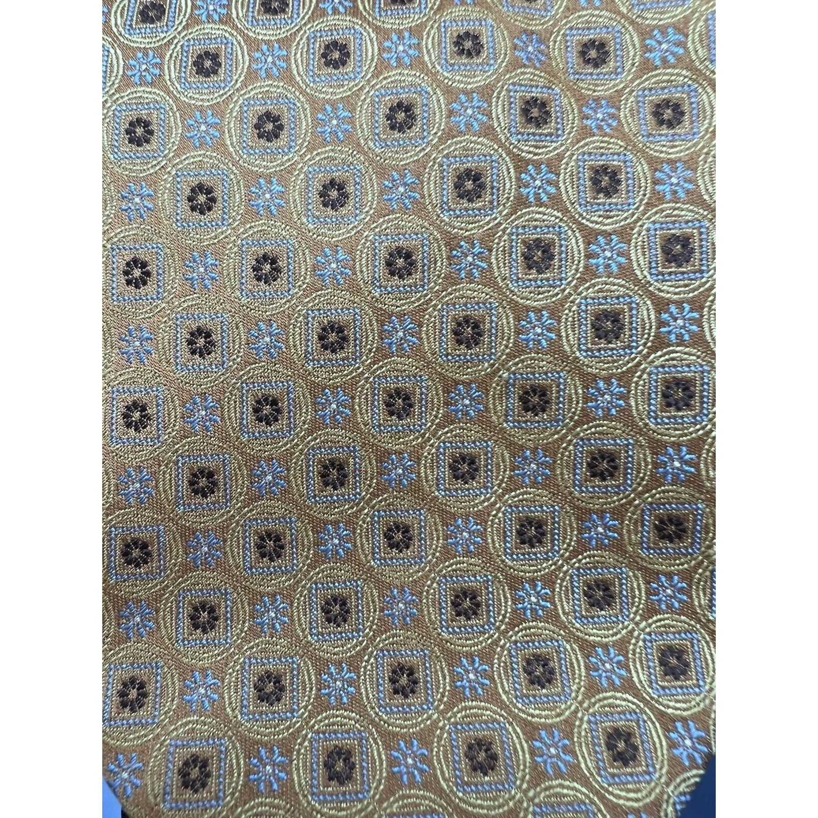 Jos. A. Bank NEW JOS A BANK SIGNATURE GOLD TIE 100% SILK HAND MADE BLUE Size ONE SIZE - 6 Thumbnail
