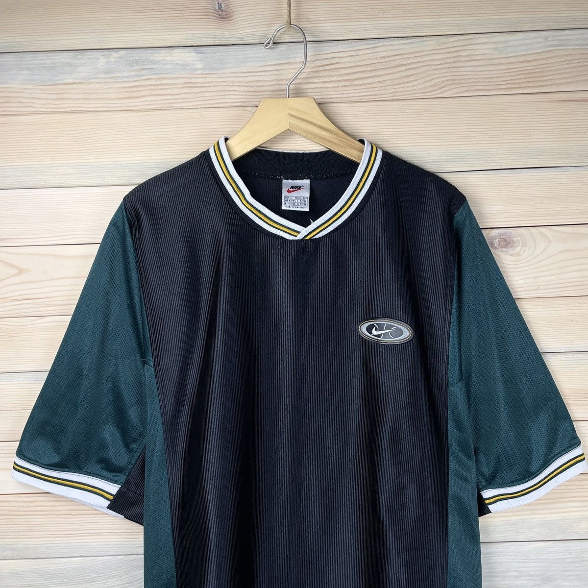 Nike × Vintage Nike vintage 90s basketball jersey tee Black/Green size L Size US L / EU 52-54 / 3 - 3 Thumbnail