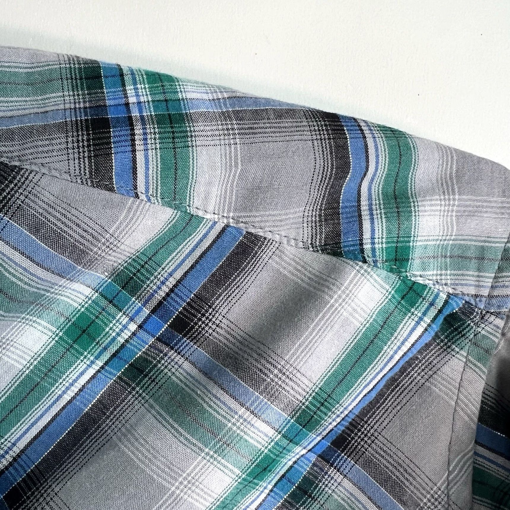 Wrangler Wrangler Shirt Plaid Button-Up Men’s L Grey Green Short Sleeve Western Casual - (But must use only original words; also avoid extra punctuation.) Size US L / EU 52-54 / 3 - 5 Thumbnail