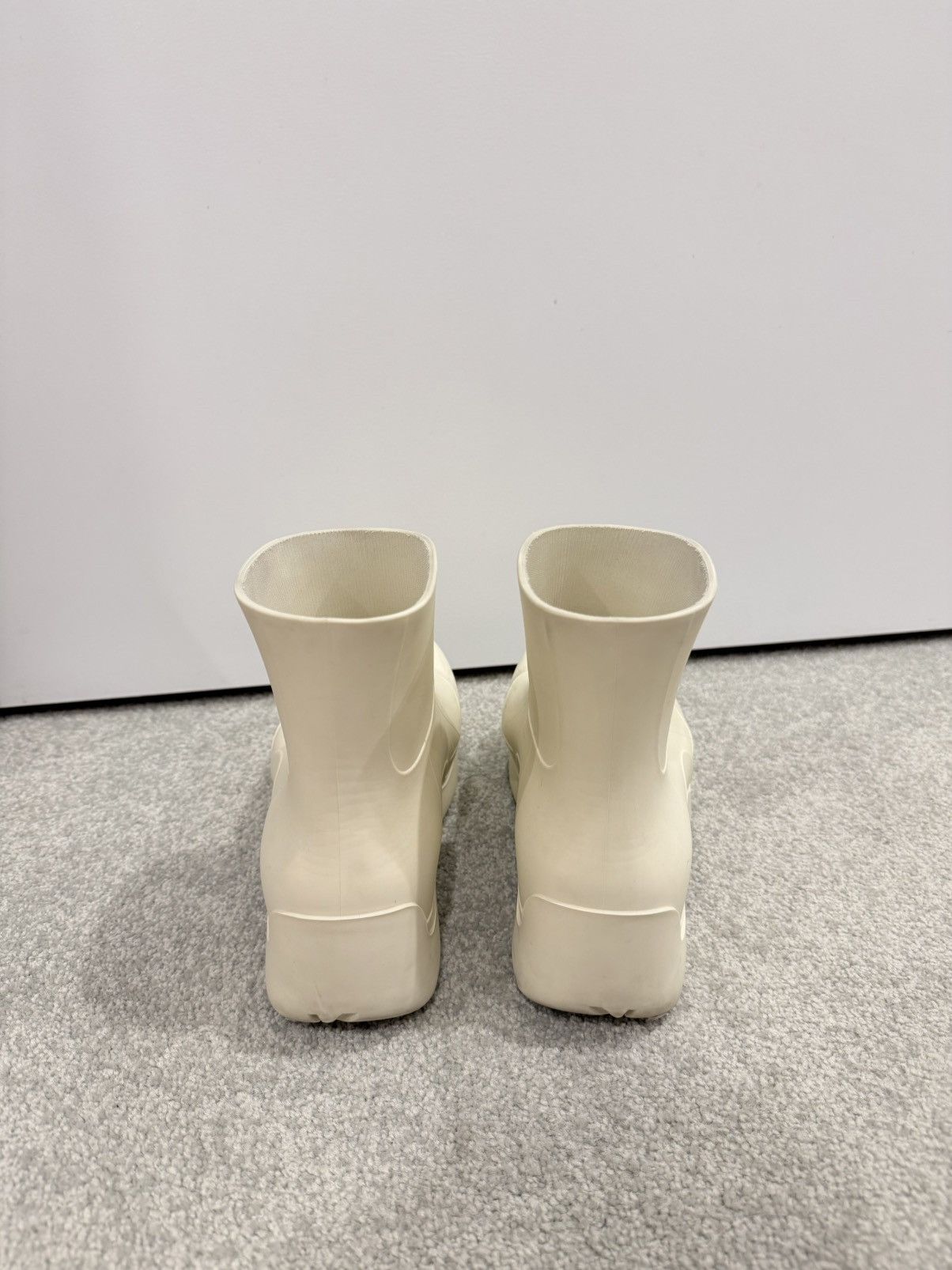 Bottega Veneta Bottega Veneta Puddle Rubber Ankle Rain Boots Size US 6 / IT 36 - 4 Thumbnail