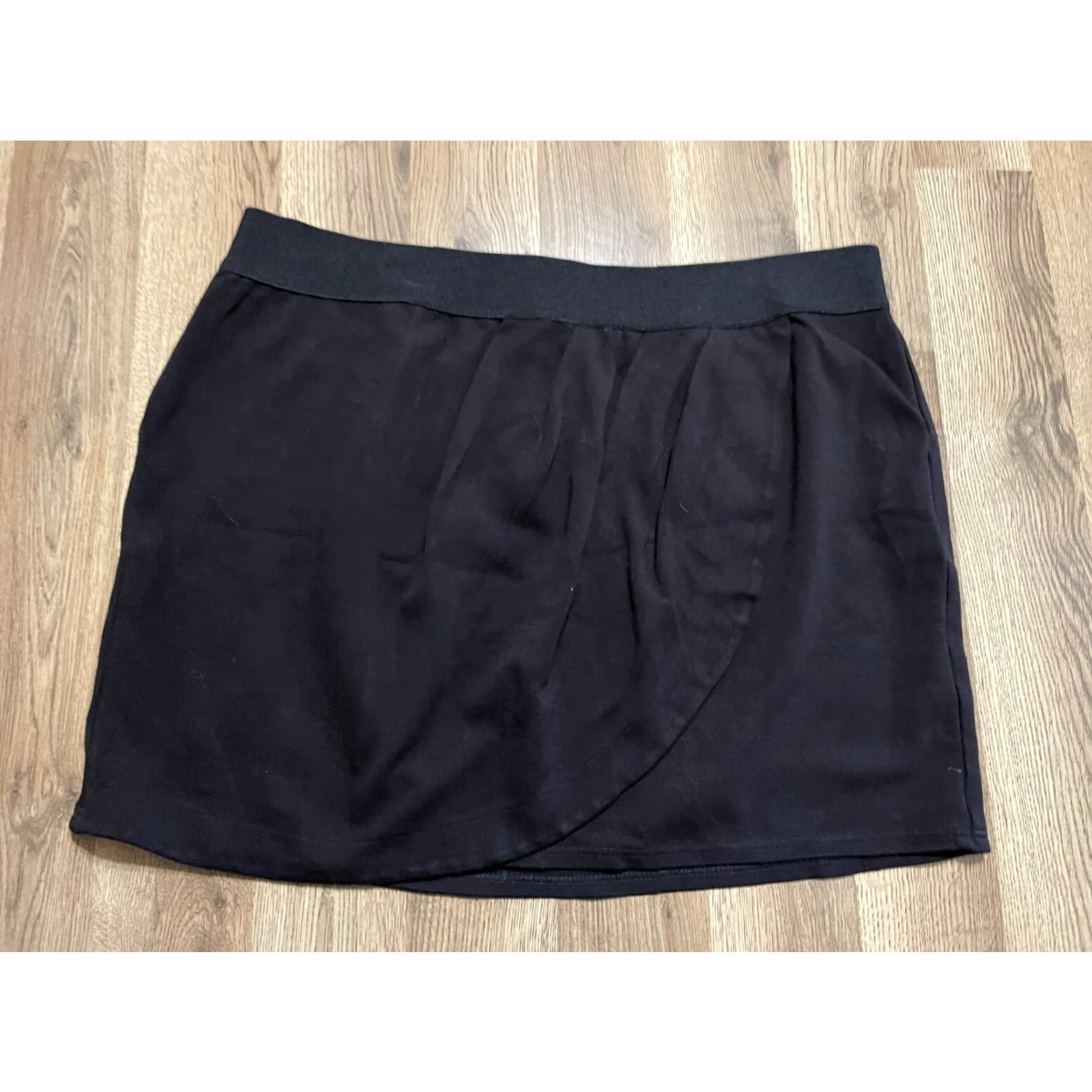 Alfani Alfani Skirt Women's Plus 1X Black Mini Back Zip Up Casual 1X Skirt Womens Black Mini 90s? Size 40" / US 18 - 2 Thumbnail