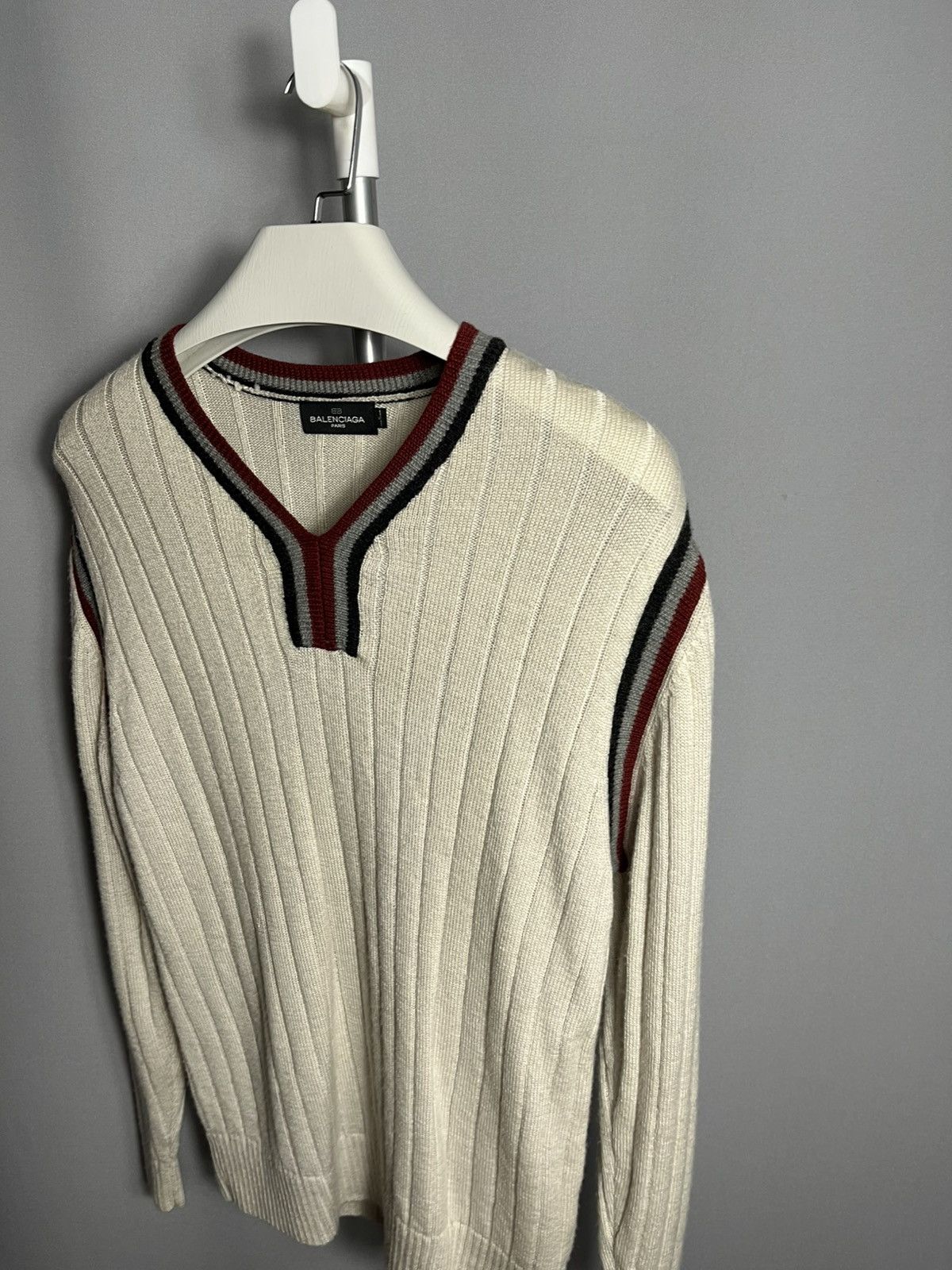 Balenciaga Balenciaga vintage 90s mens wool sweater beige v-neck knit Size US L / EU 52-54 / 3 - 2 Thumbnail