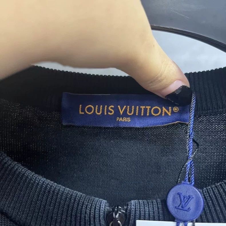 Louis Vuitton Louis Vuitton Black Solid Half Zip Crew Neck Short Sleeve Size US XXL / EU 58 / 5 - 2 Thumbnail