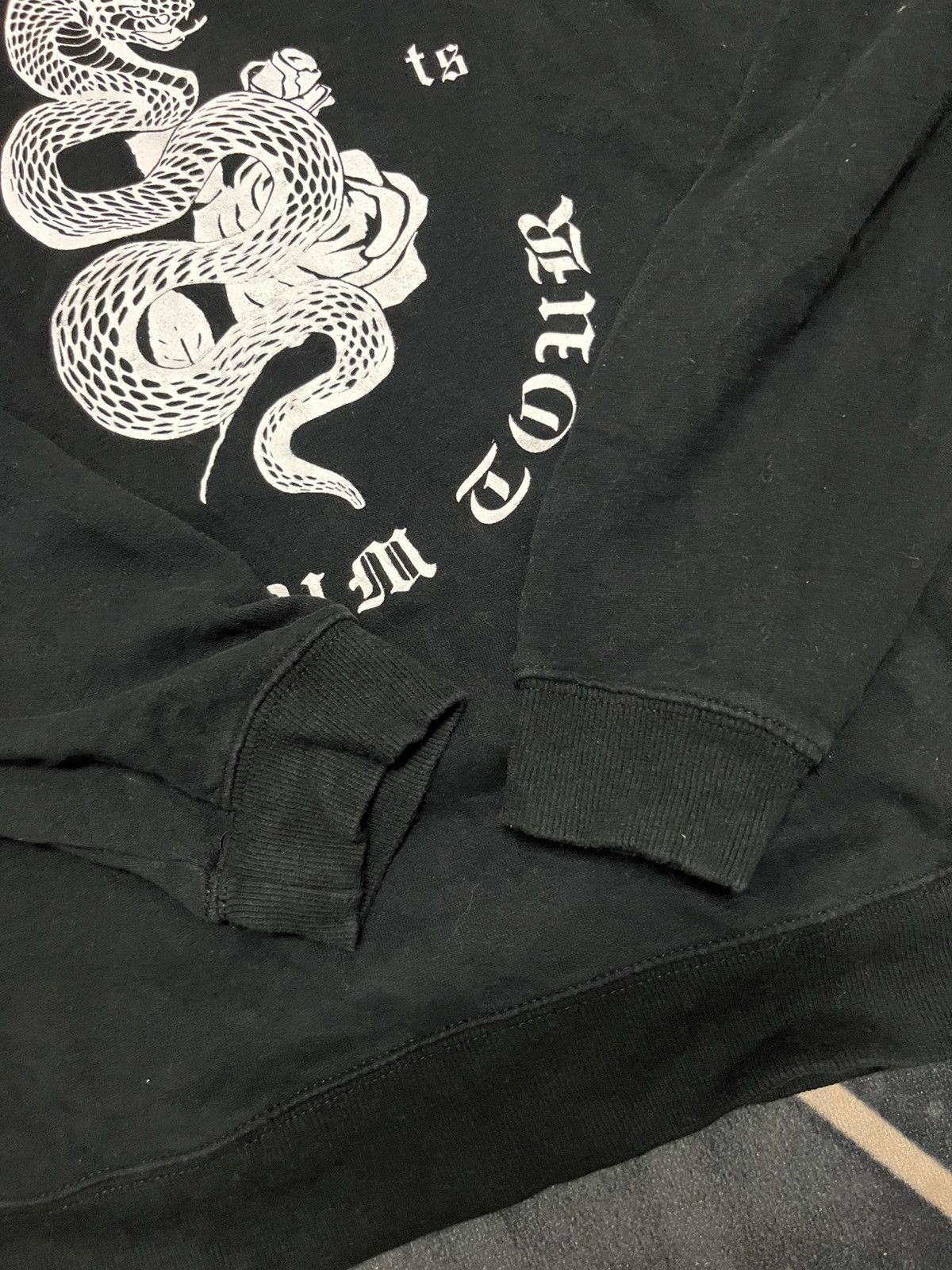 Band Tees 💥Taylor Swift REPUTATION Promo Album Hoodie Size US L / EU 52-54 / 3 - 5 Thumbnail