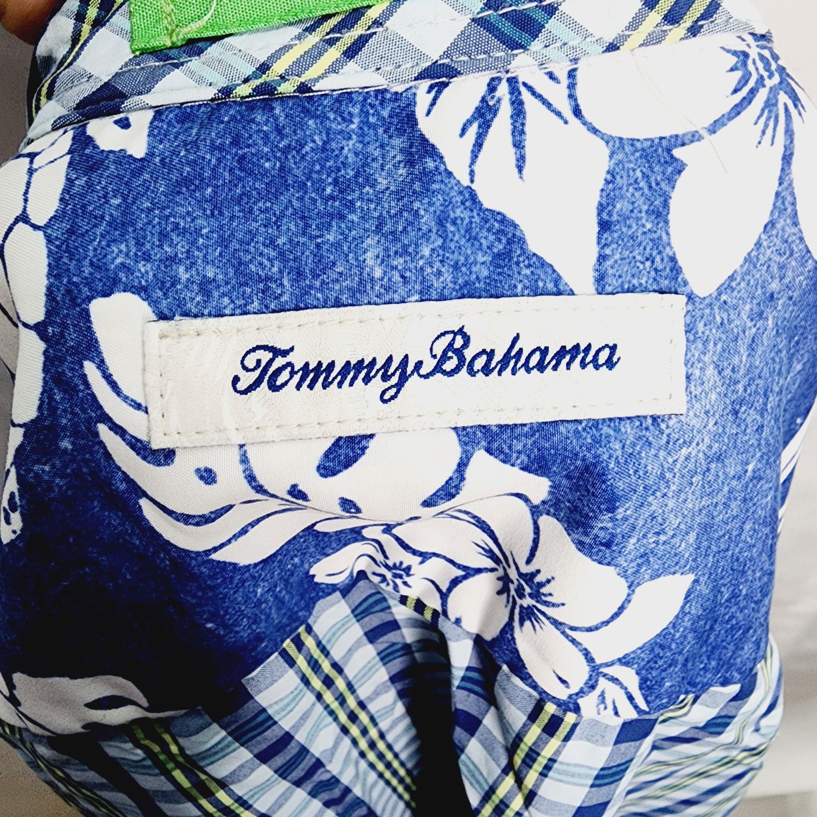 Tommy Bahama Tommy Bahama Nylon Button Front Blue Plaid Shirt Size Size US XL / EU 56 / 4 - 3 Thumbnail