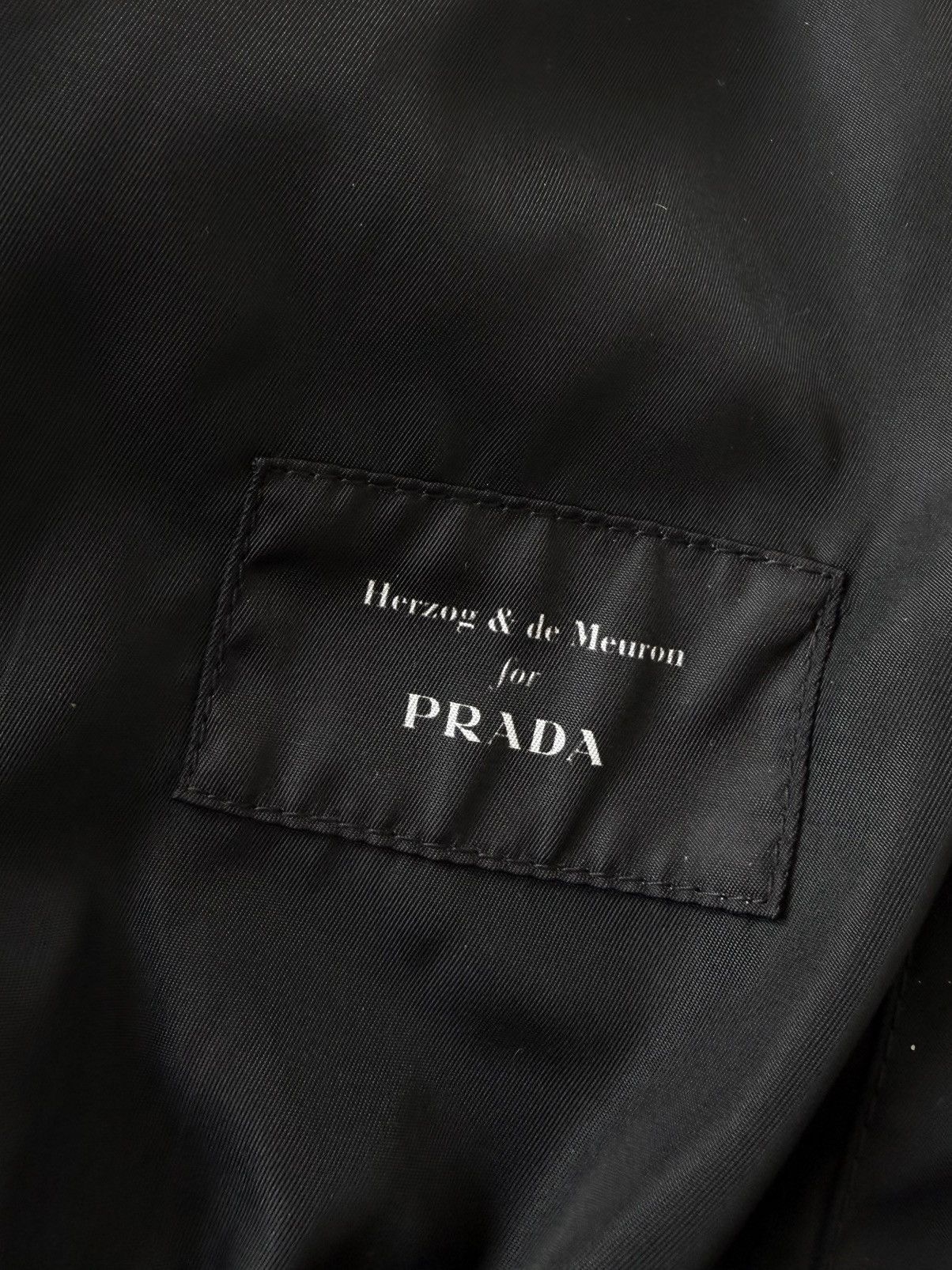 Prada Prada Herzog & de Meuron A/W 2018 A Printed Shirt Size US L / EU 52-54 / 3 - 10 Thumbnail