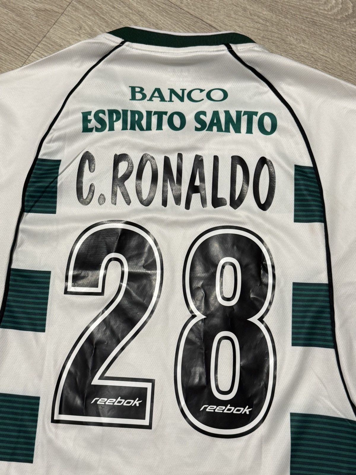 Vintage 🔷Retro Sporting Lisbon Ronaldo #28 2002/03 Soccer jersey🔷 Size US XL / EU 56 / 4 - 5 Thumbnail