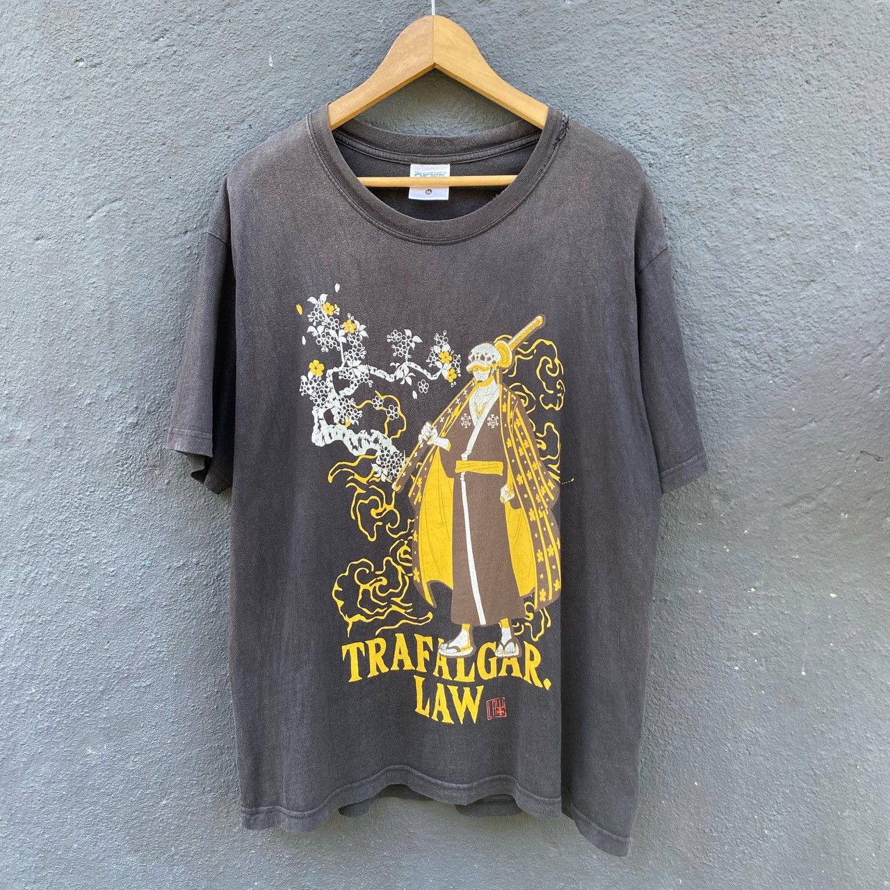 Anime Thrashed Faded Distressed Trafalgar Law One Piece Anima Tee Size US XXL / EU 58 / 5 - 1 Thumbnail