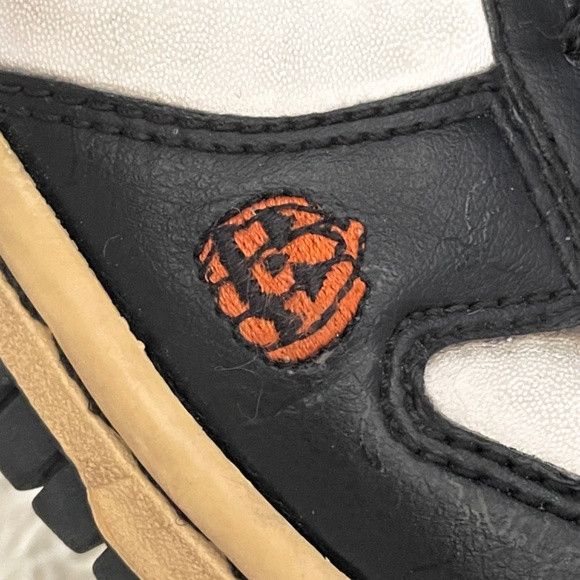 Nike × Vintage Nike Dunk Low GS Halloween - Youth's 5 / Women's 6-6.5US Size US 6.5 / IT 36.5 - 3 Thumbnail