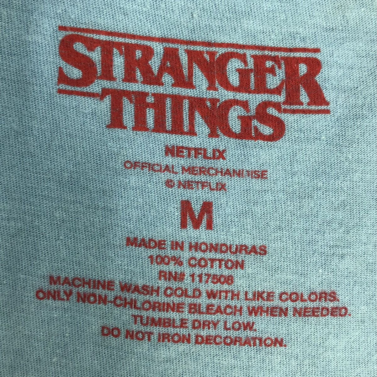 Vintage Official Merchandise Netflix Stranger Things 2 T-Shirt Size US M / EU 48-50 / 2 - 7 Thumbnail