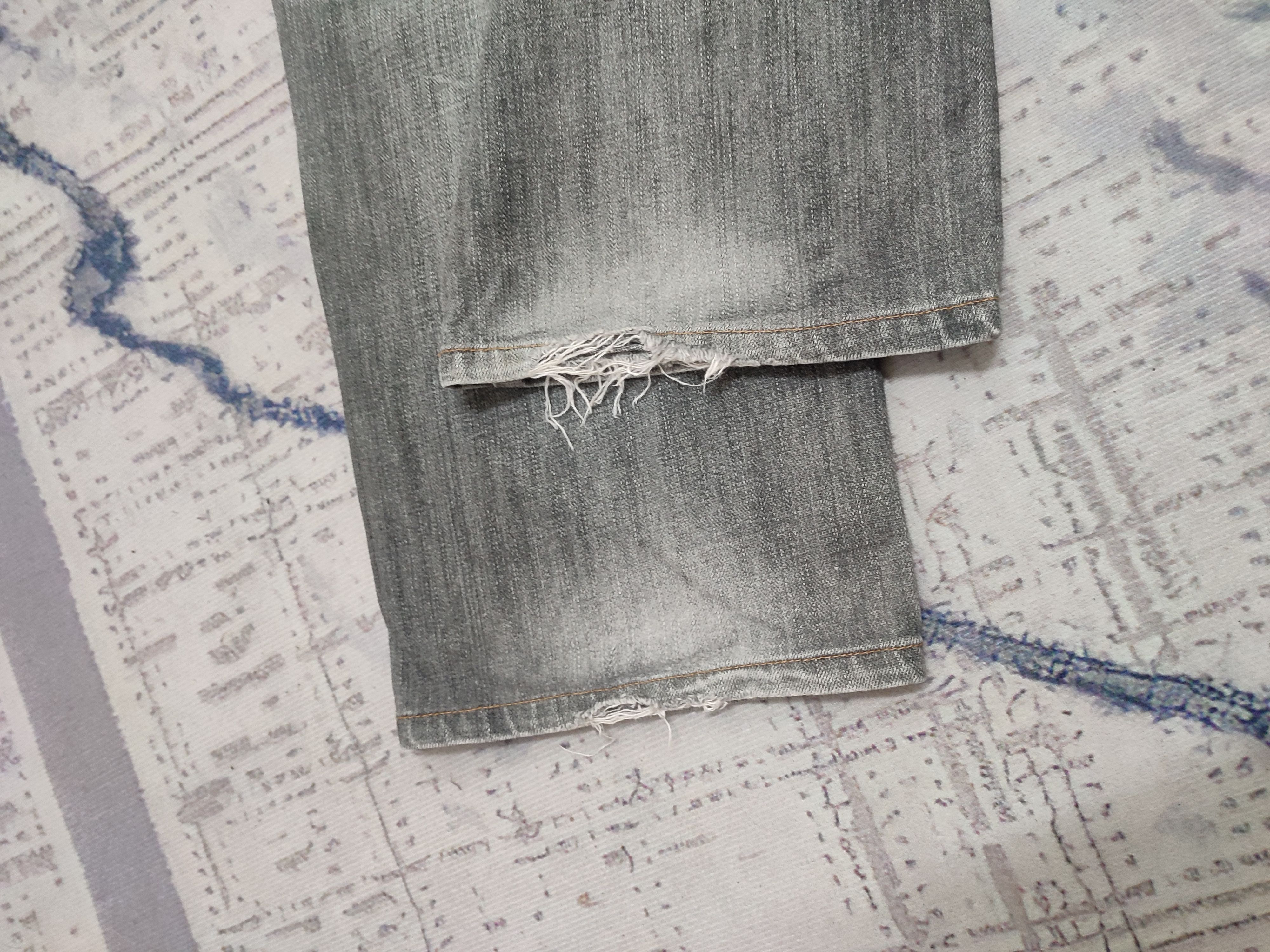 Uniqlo 💥Need Gone💥 90s Uniqlo Distressed Denim Size US 35 - 12 Thumbnail