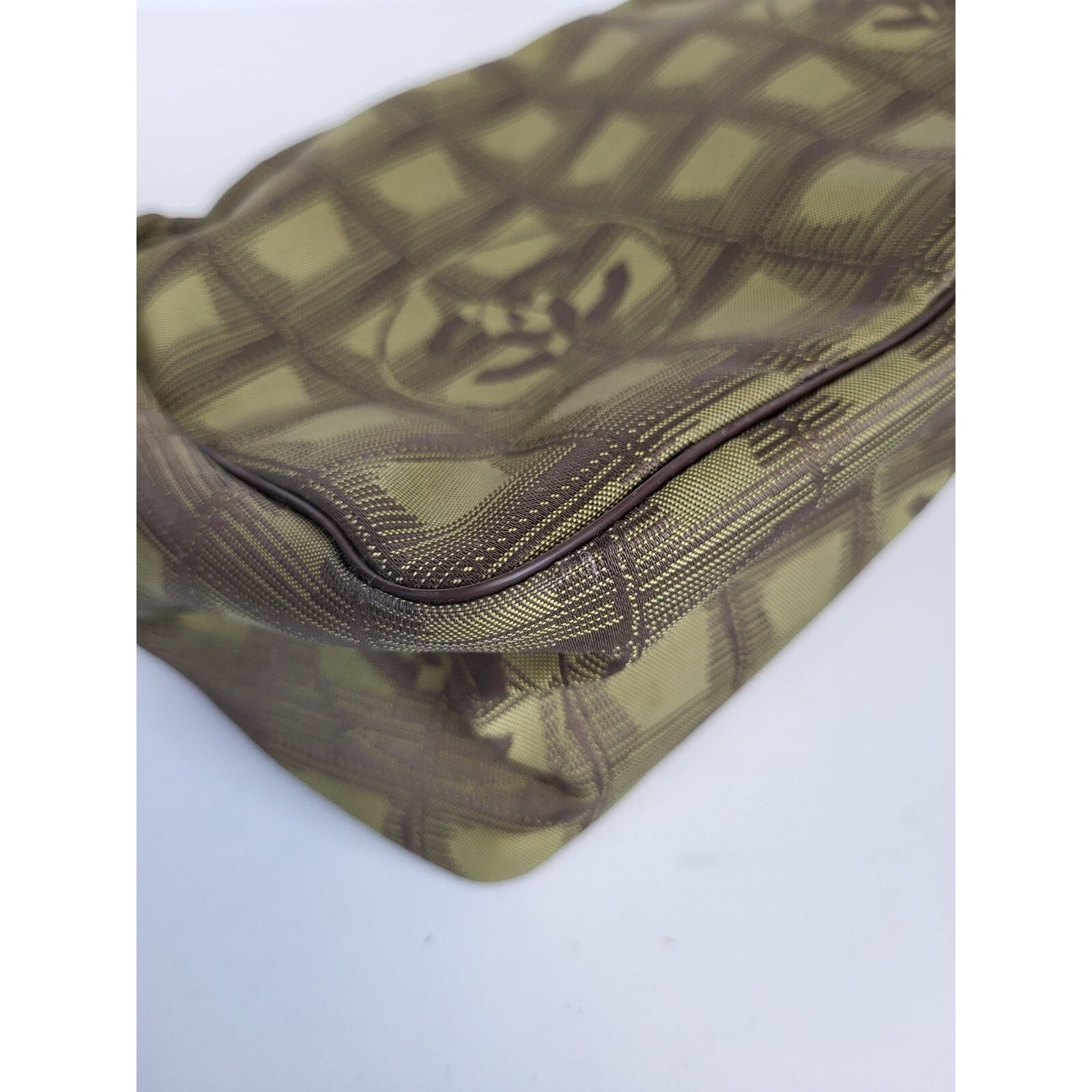 Chanel Chanel Vintage Cosmetic Travel Bag Green Size ONE SIZE - 6 Thumbnail