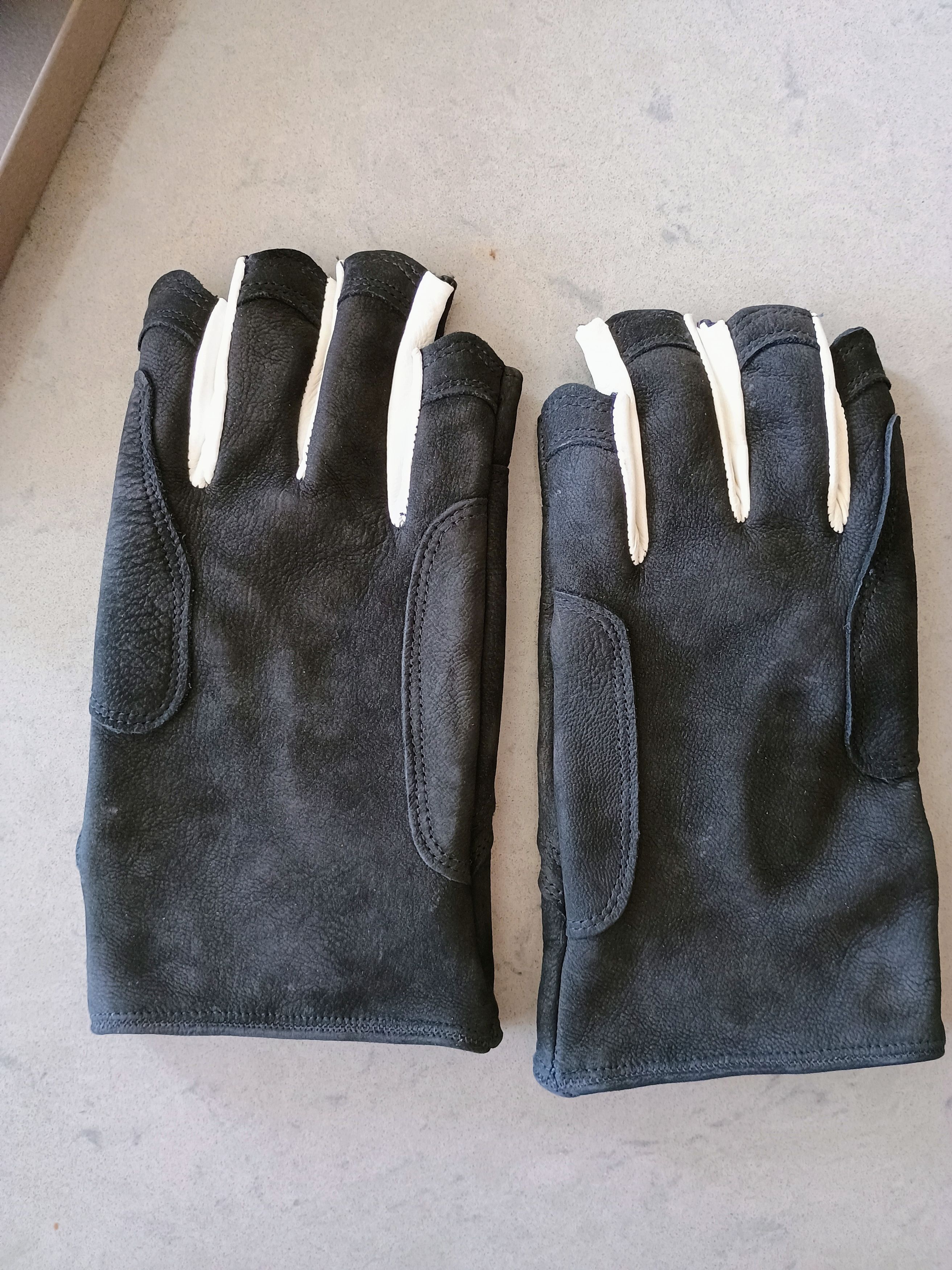 Rick Owens Gloves BNWT Size ONE SIZE - 1 Thumbnail