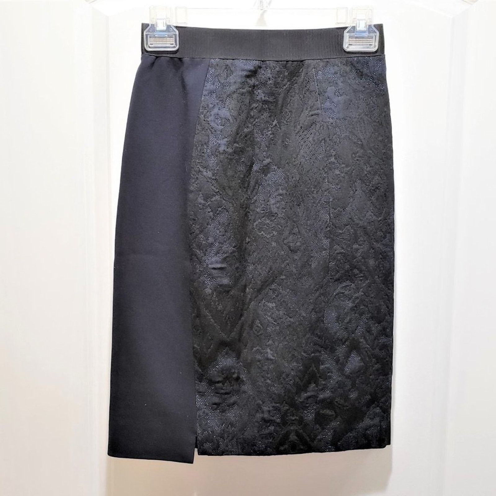 Elie Tahari Elie Tahari Side Split Lace Overlay Pencil Skirt 2 Size 26" / US 2 / IT 38 - 1 Thumbnail