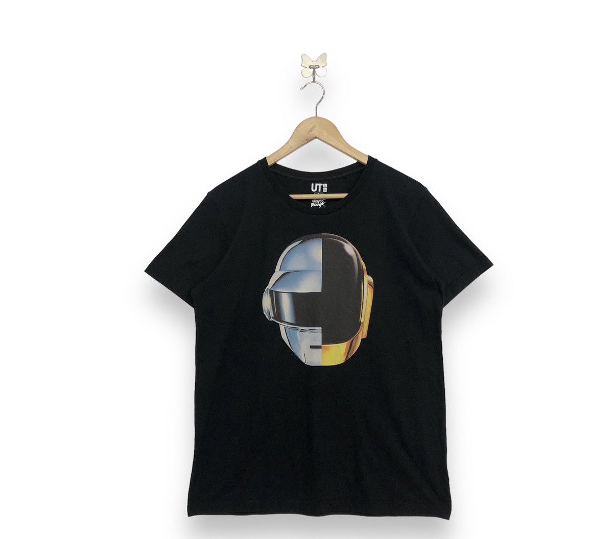 Band Tees Daft Punk X Uniqlo Helmet Graphic Band Tshirt Size US L / EU 52-54 / 3 - 2 Thumbnail