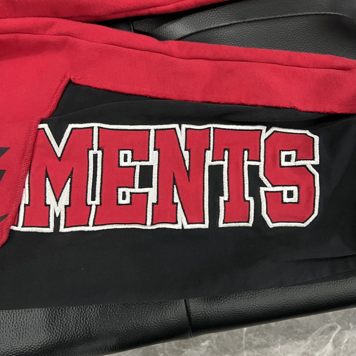 Vetements Vetements SS20 Devanagari Logo Asym Patchwork Jogger Pants Size US 30 / EU 46 - 7 Thumbnail