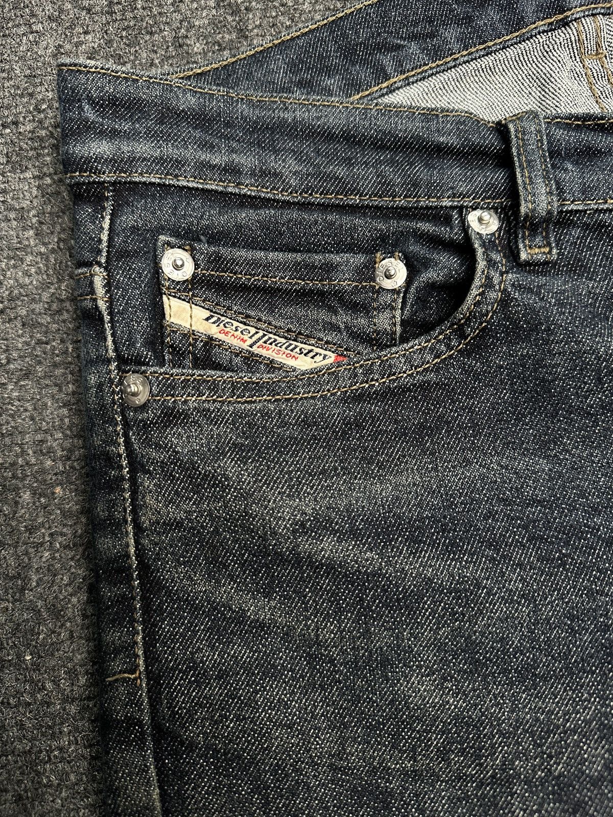 Diesel 00s DIESEL Flared Jeans Denim Pants Low Rise Y2K Style sz 26 Size 26" / US 2 / IT 38 - 4 Thumbnail