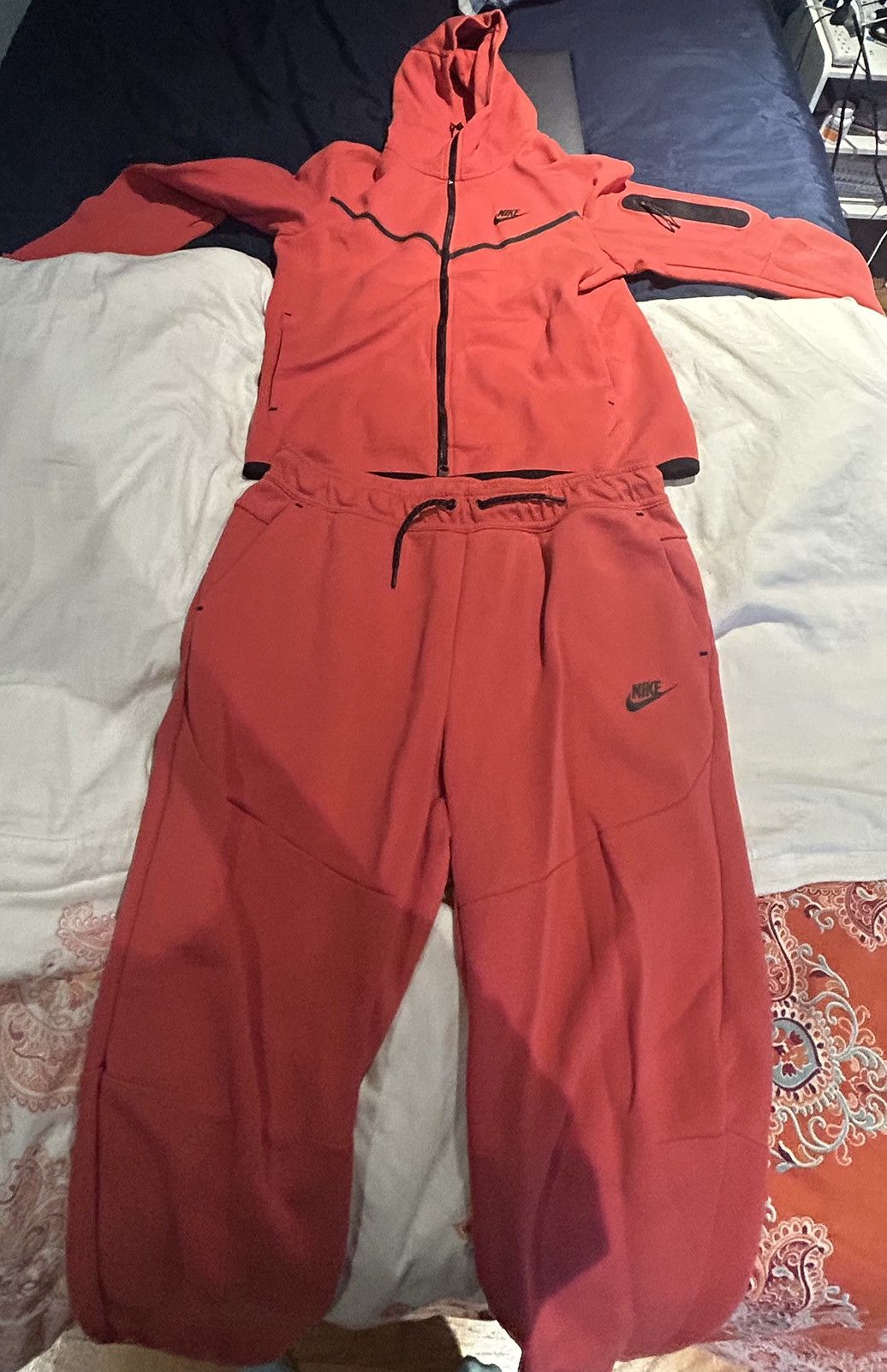 Nike Nike Tech Fleece FULL SUIT “Lobster red” sz M tall top L bot Size US L / EU 52-54 / 3 - 1 Thumbnail