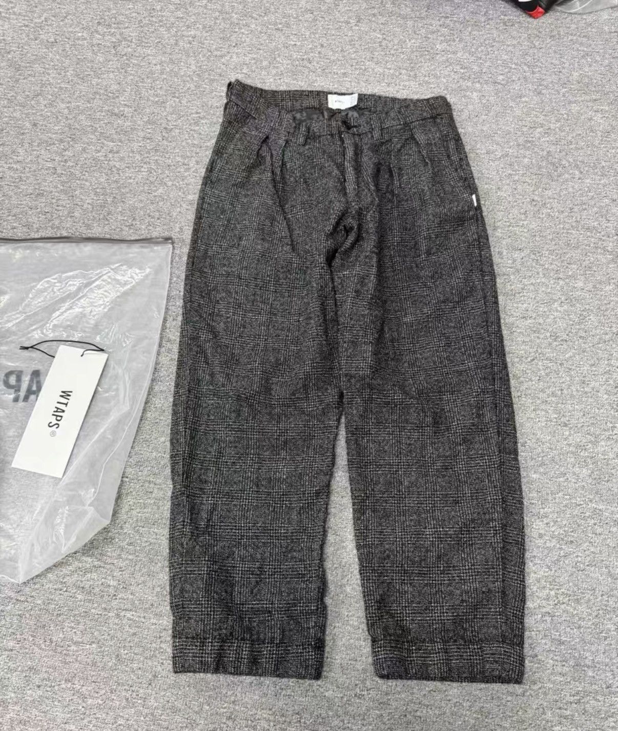 Wtaps WTAPS 20SS Tuck Plaid Wool Trousers J16 Size US 32 / EU 48 - 1 Thumbnail