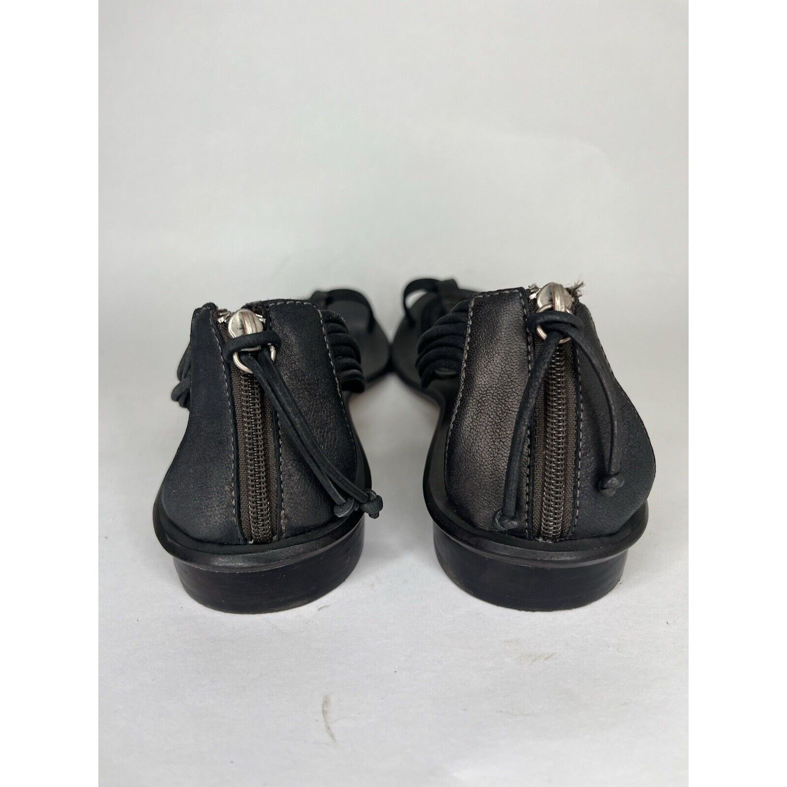 Other Bernardo Black Leather Toe Post Back Zipper Heel Sandals Wom Size US 8.5 / IT 38.5 - 11 Thumbnail