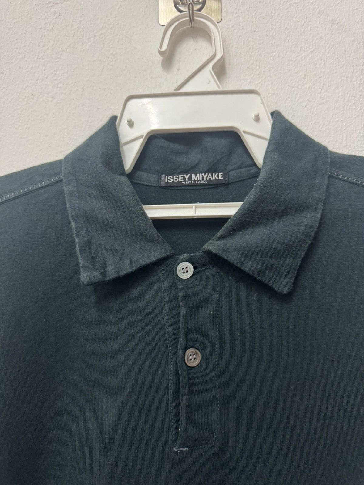 Homme Plisse Issey Miyake × Issey Miyake × Pleats Please Issey Miyake Issey Miyake Dark Black Polo Button T shirt Size US L / EU 52-54 / 3 - 2 Thumbnail