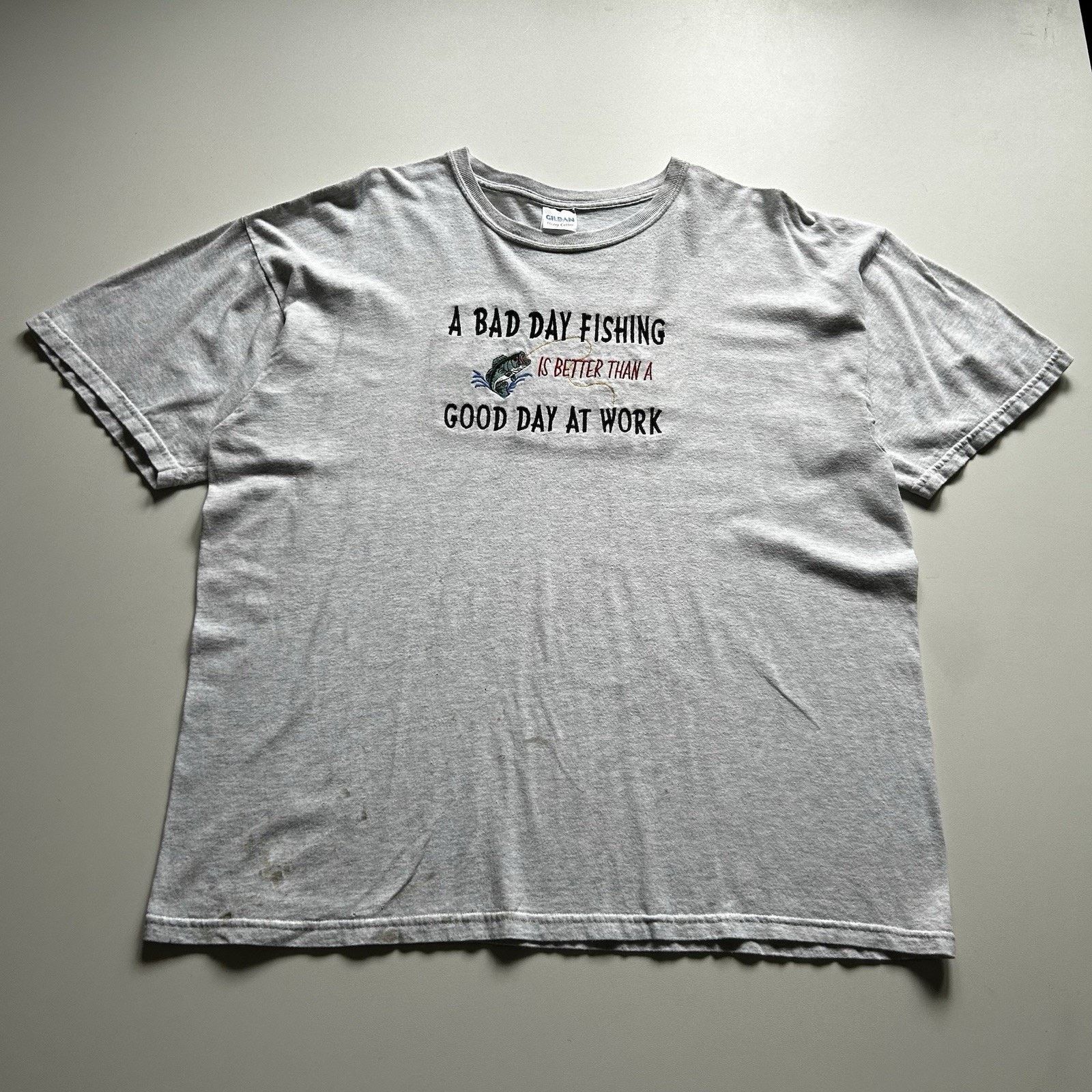 Gildan Vintage Funny Fishing T Shirt XL Y2K Good Day At Work Rare Size US XL / EU 56 / 4 - 1 Thumbnail