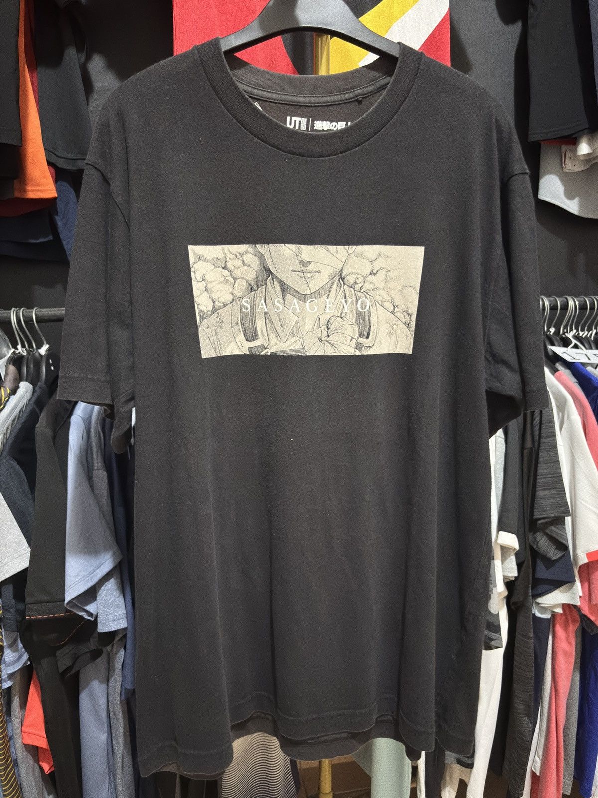 Uniqlo Uniqlo x Attack on titans T shirt Anime Black Size US XL / EU 56 / 4 - 1 Thumbnail
