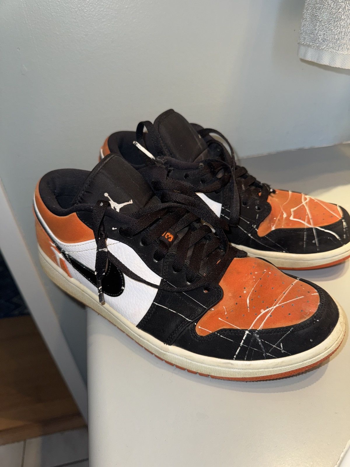 Nike Air Jordan 1 low Size US 11 / EU 44 - 4 Thumbnail
