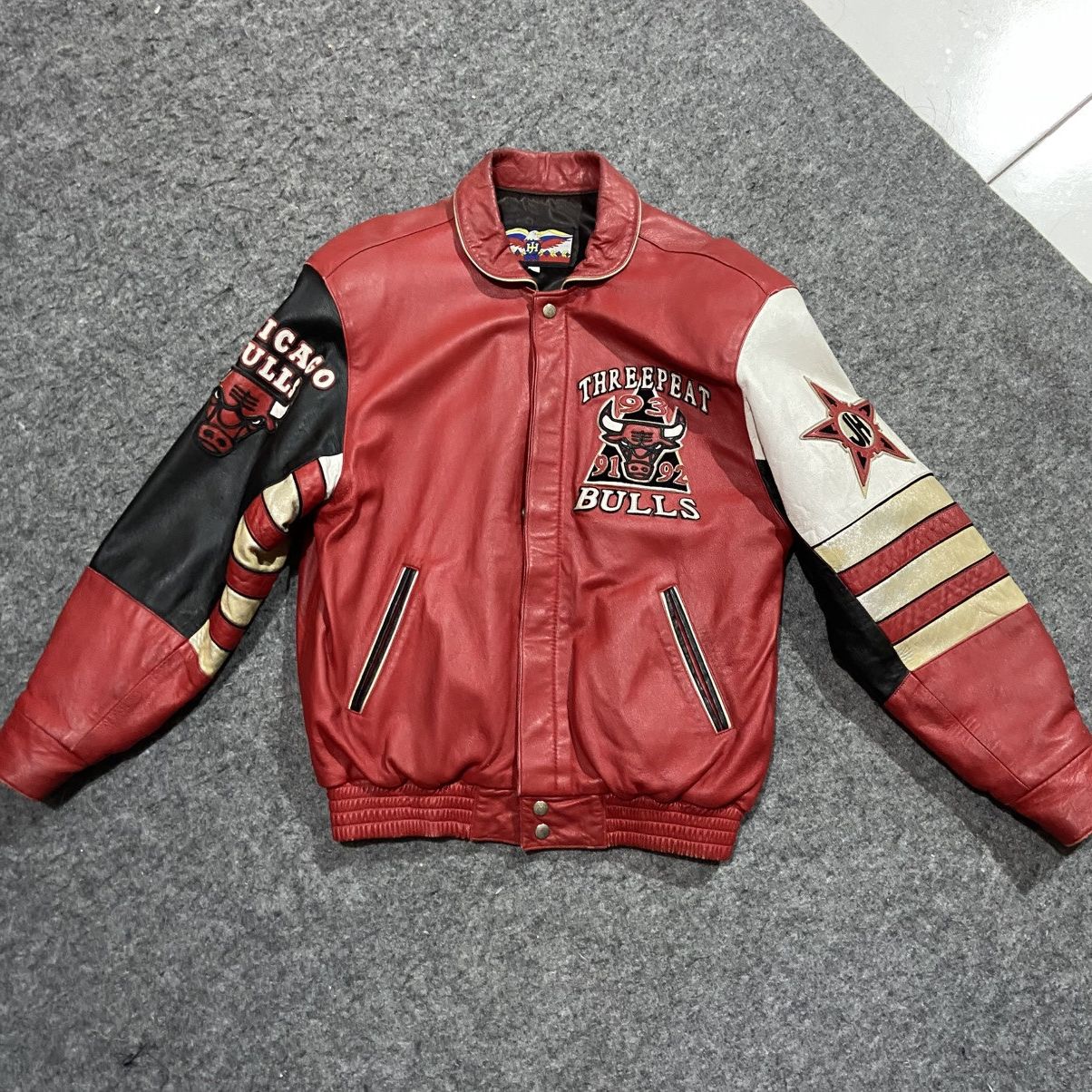 Jeff Hamilton Vintage Jeff Hamilton Threepeat Bulls Leather Jacket Size US S / EU 44-46 / 1 - 3 Thumbnail
