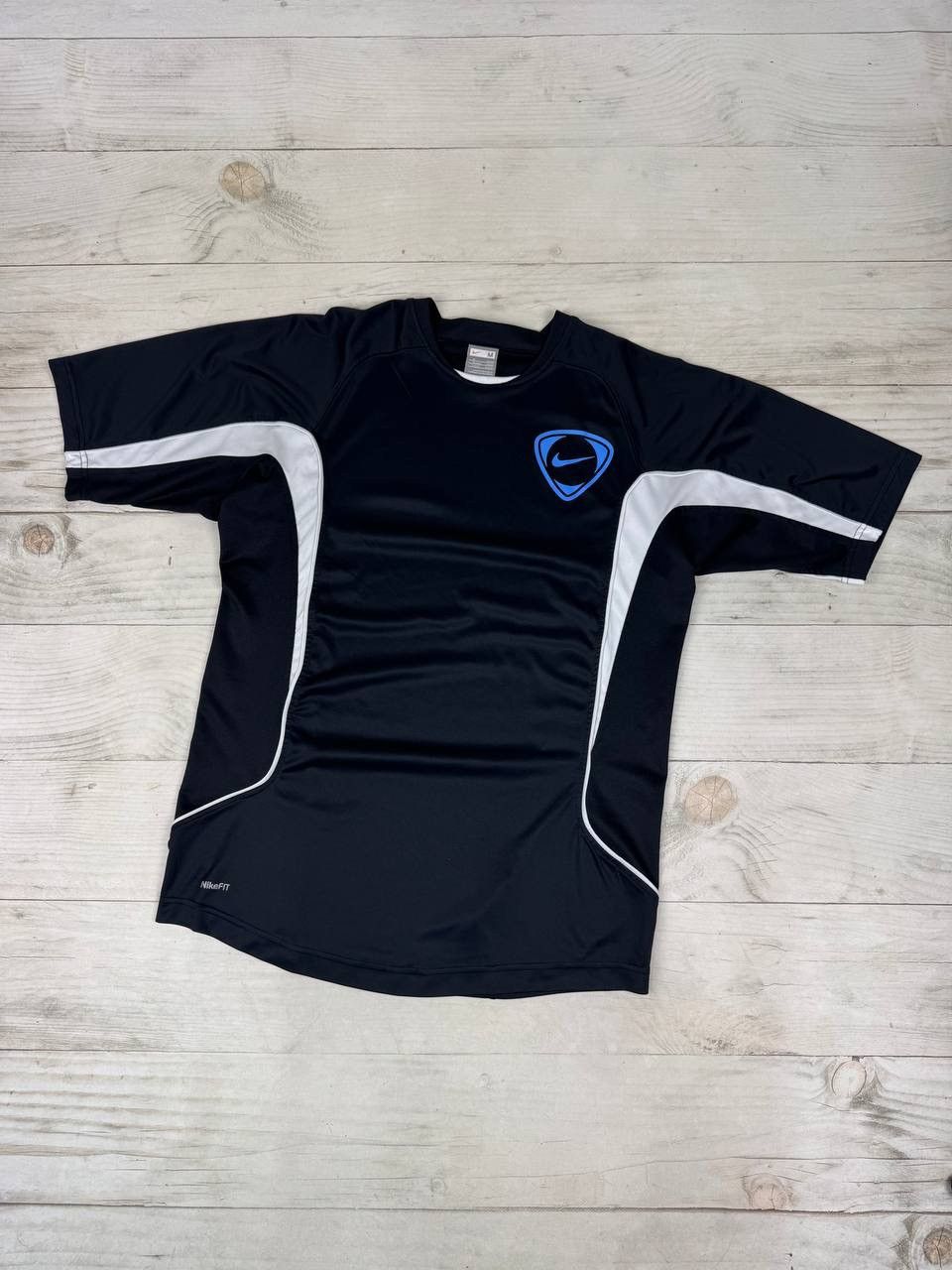 Nike Vintage Nike Tiempo Swoosh 00s Training T Shirt Y2K Size US M / EU 48-50 / 2 - 1 Thumbnail