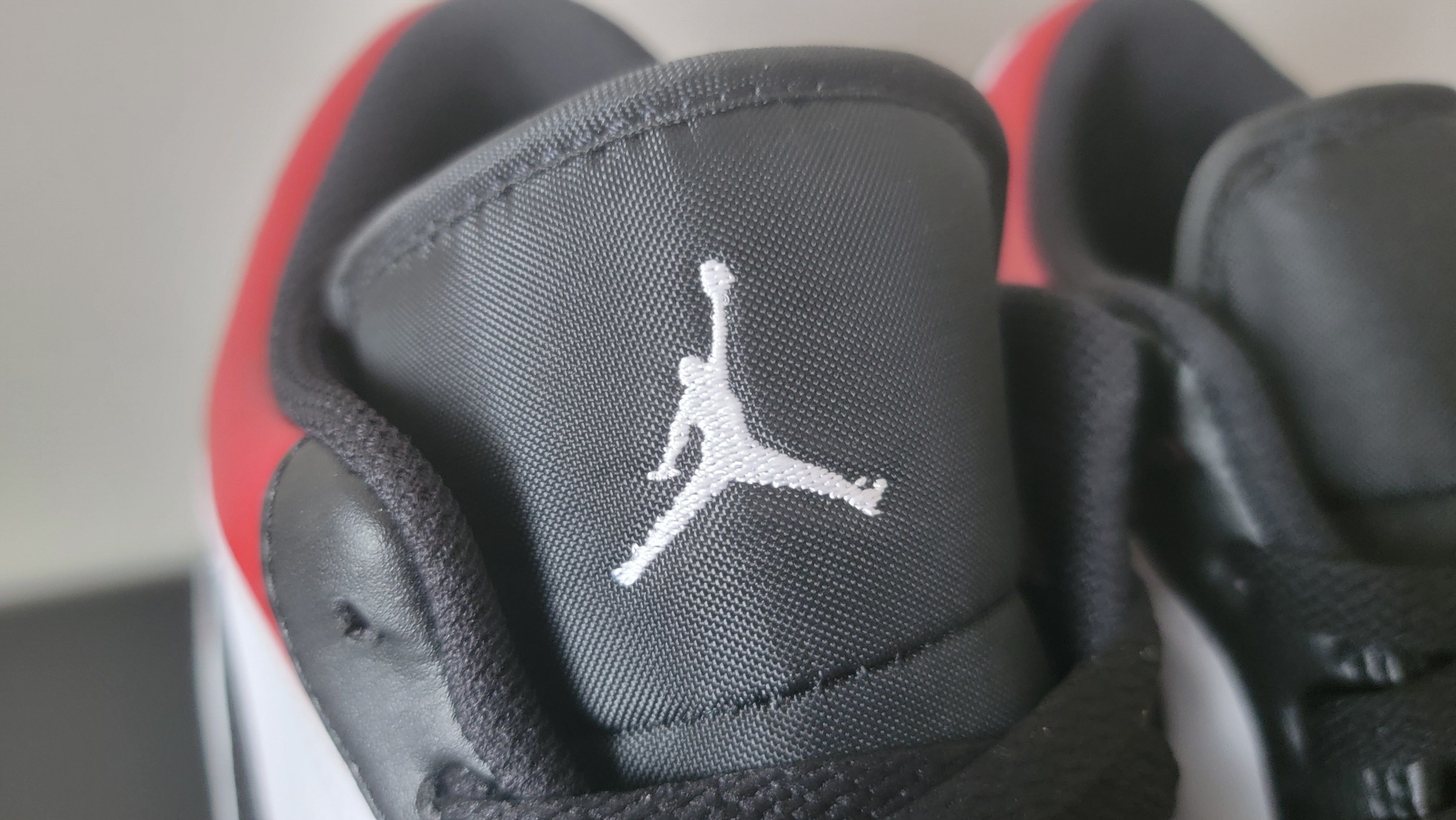 Jordan Brand Air Jordan 1 Low Bred Toe Size US 9.5 / EU 42-43 - 11 Thumbnail