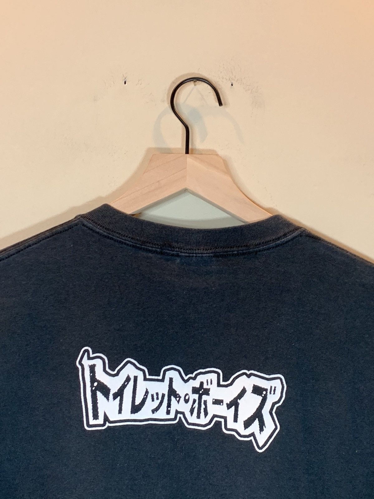 Band Tees × Vintage *RARE* Vintage 90’s Toilet Böys Band Art Music Rock T-Shirt Size US L / EU 52-54 / 3 - 4 Thumbnail