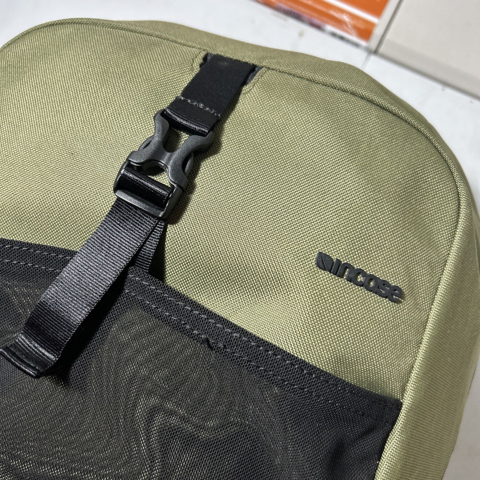 Incase Incase Cargo Backpack Medium Mesh Flap Green Journey 18" Size ONE SIZE - 10 Thumbnail