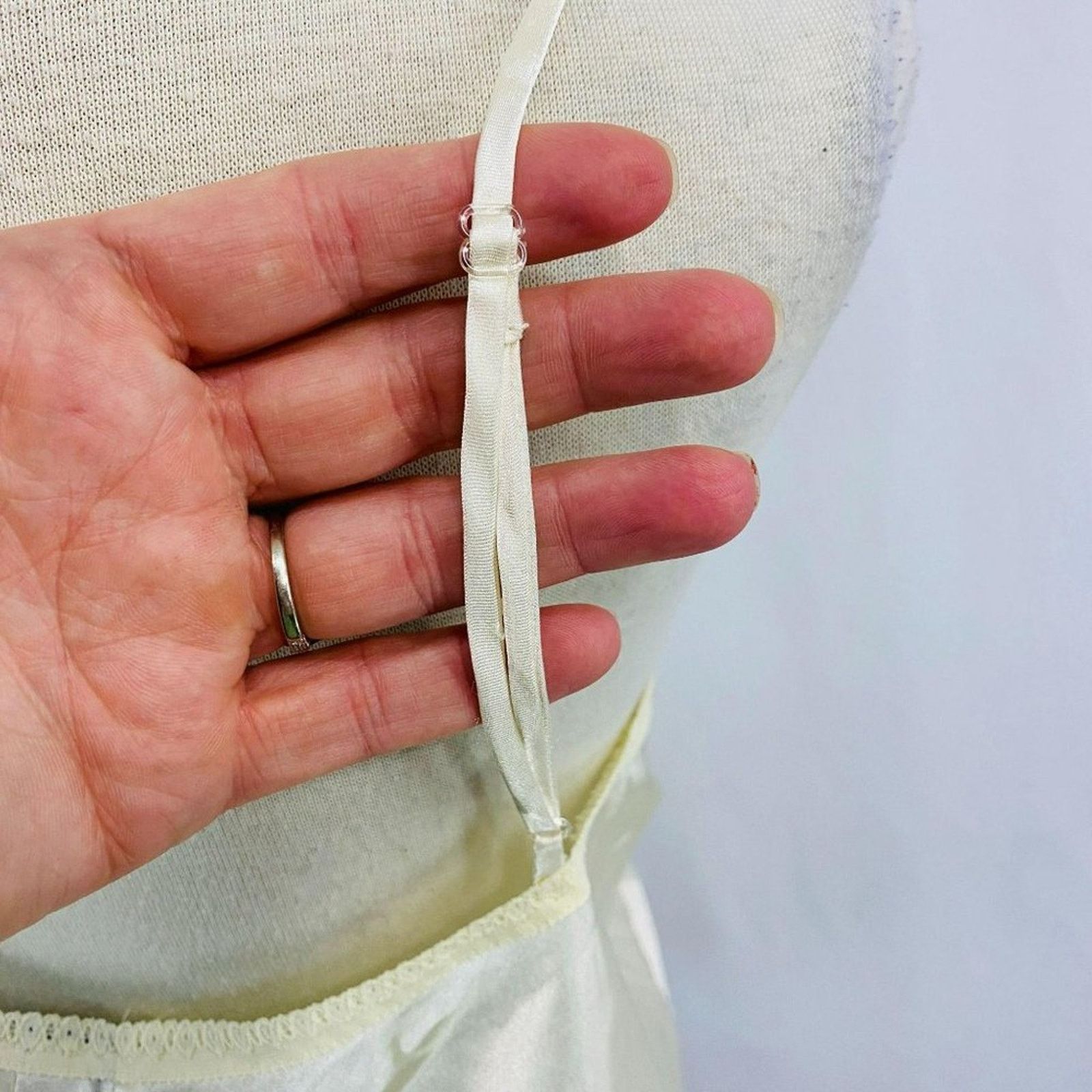 Vintage Vintage Woman Within Camisole Ivory Satin Lace Size 52 Size ONE SIZE - 5 Thumbnail