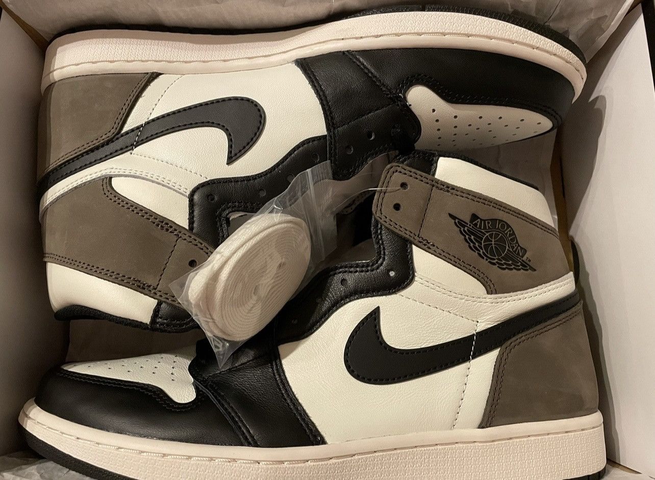Nike Nike Air Jordan 1 Dark Mocha Size US 13 / EU 46 - 3 Thumbnail