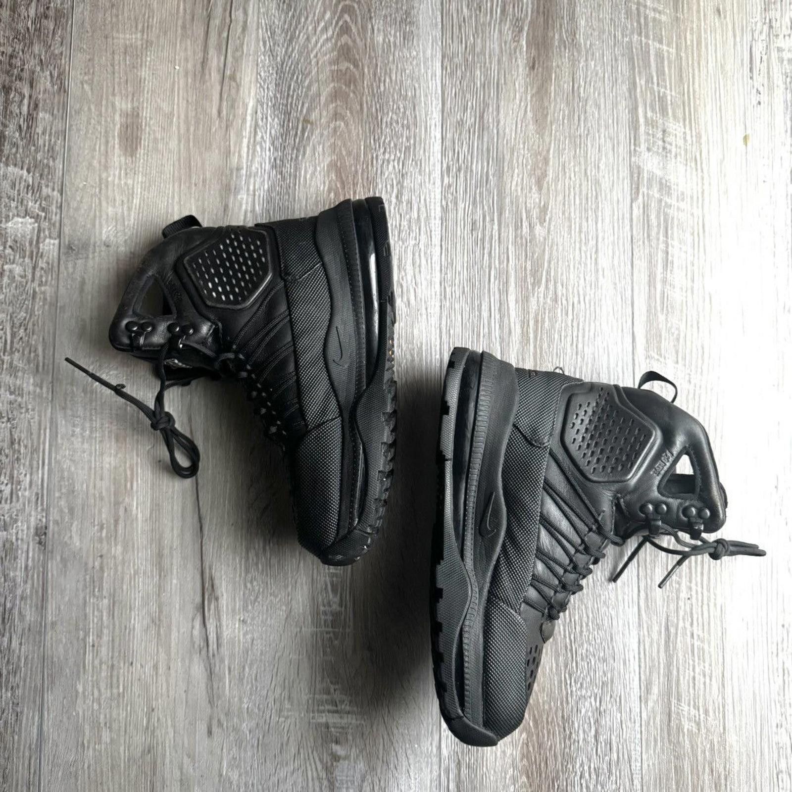 Nike NIKE • Zoom Superdome "Black" (6M) Size US 6 / EU 39 - 11 Thumbnail