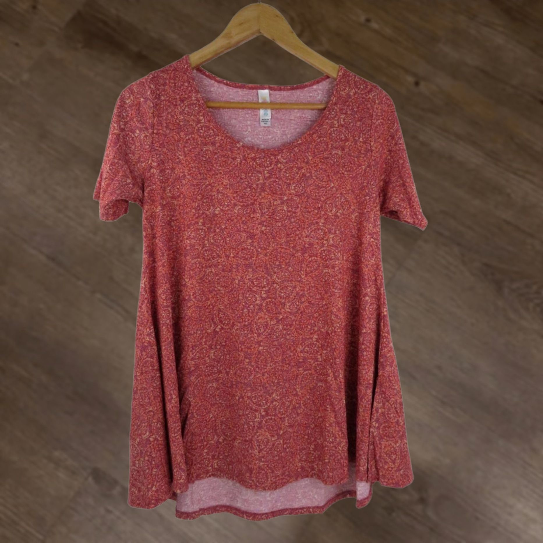 Vintage Lularoe Womens Paisley Floral Perfect T XXS Shirt Ladies Pink Red Orange Tee Size XXS / US 00 / IT 34 - 1 Thumbnail