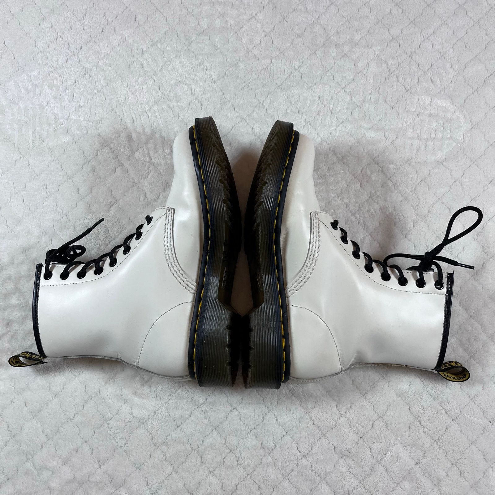 Dr. Martens Dr Martens 11821 White Leather 8 Eye Lace Up Combat Ankle Size US 7 / IT 37 - 3 Thumbnail