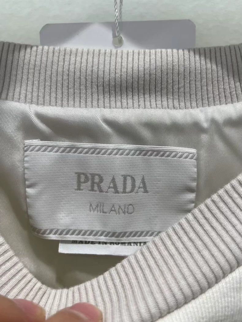 Prada Prada White relief letter logo short sleeves 2501-Nextarrow Size US M / EU 48-50 / 2 - 7 Thumbnail