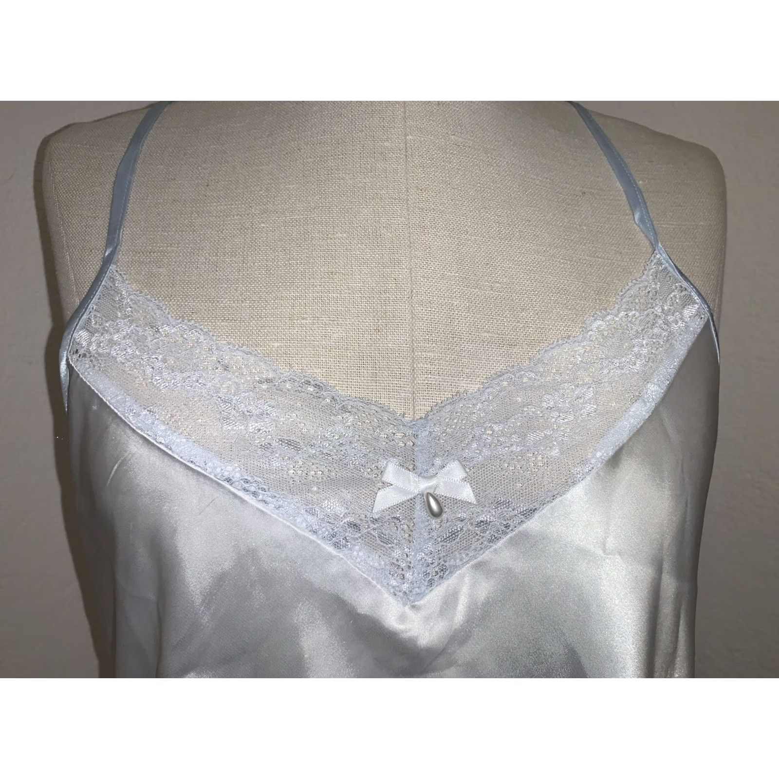 Vintage Linea Donatella Robe Nightie SET Ivory Satin Wrap Belted Embroidered 2-piece MRS Women's L Adjustable straps NWT Size ONE SIZE - 4 Thumbnail