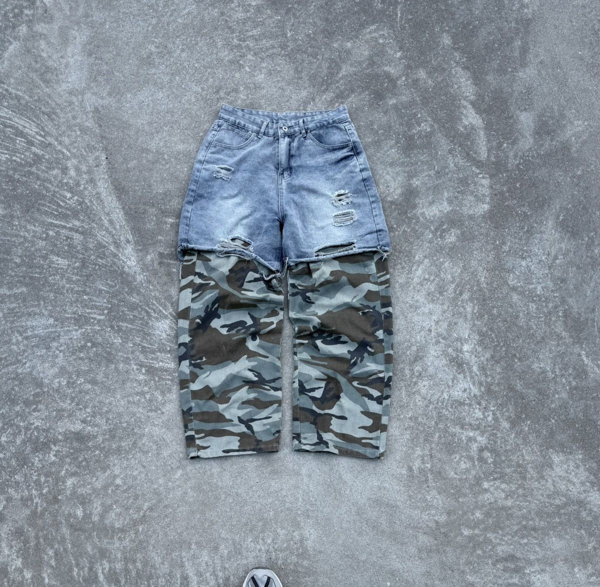 Vintage Vintage Y2K avantgarde streetwear oversized wide track jeans Size US 32 / EU 48 - 1 Thumbnail