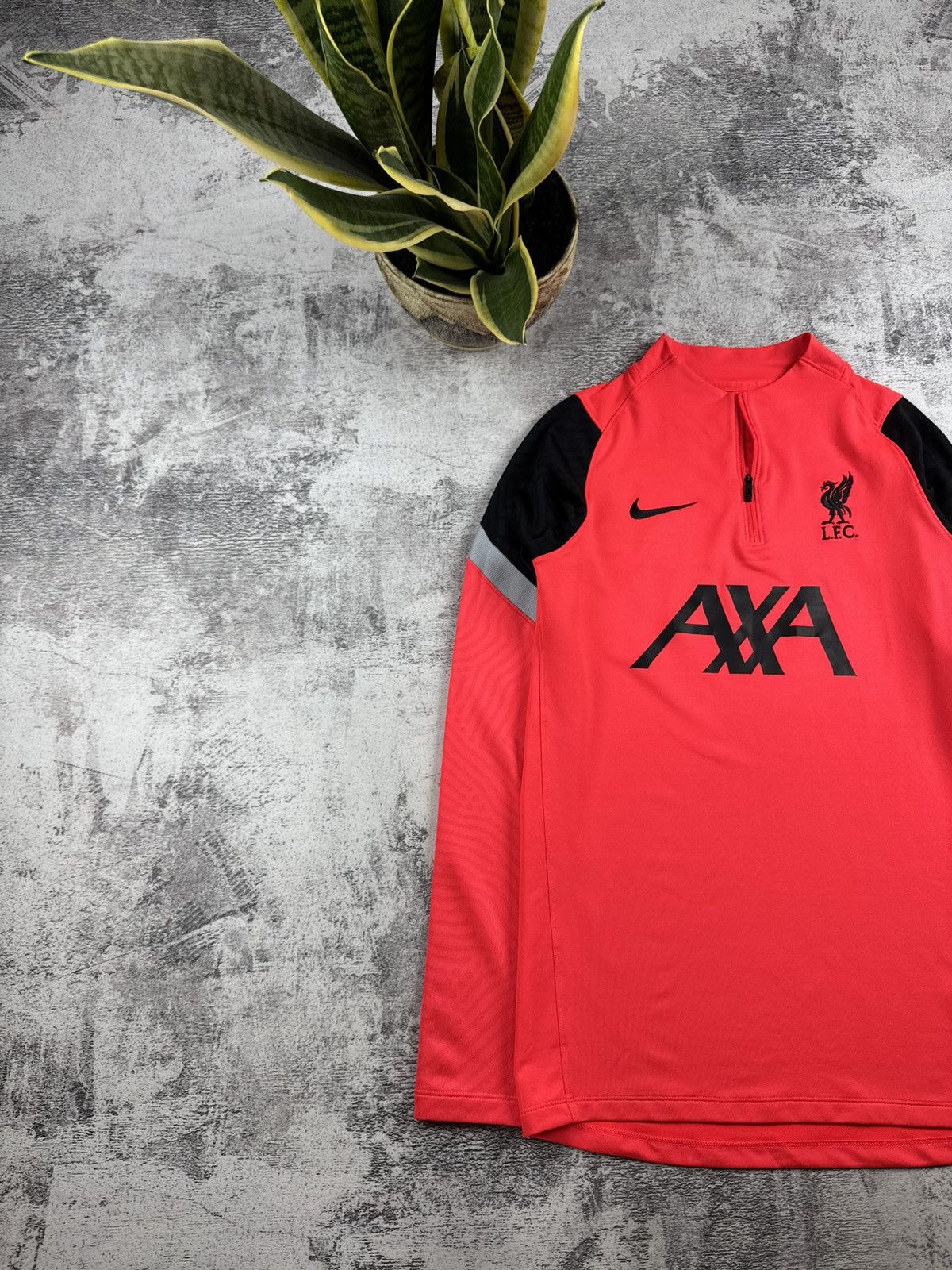 Nike LIVERPOOL 2020/2021 Training 1/3 1/4 Nike Soccer Football Fan T Shirt Jersey Kit Size US S / EU 44-46 / 1 - 2 Thumbnail