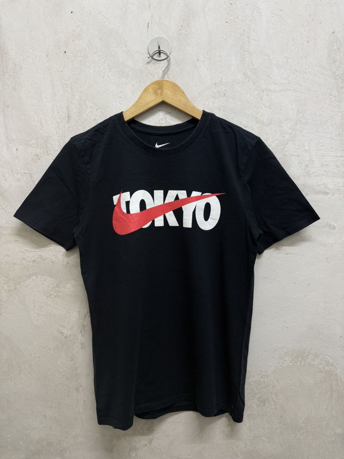 Nike Nike Swoosh Tokyo Tshirt Size US S / EU 44-46 / 1 - 1 Thumbnail