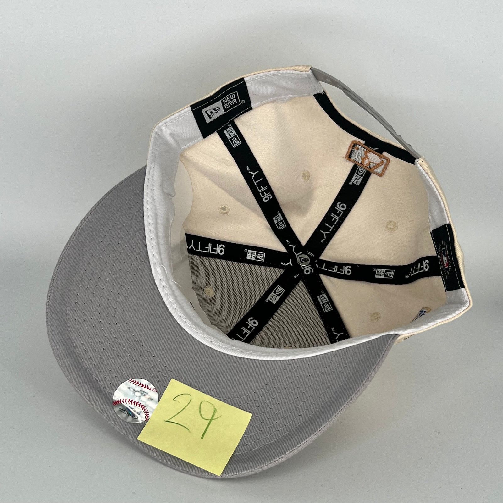 New Era White/Grey Los Angeles Dodgers 2024 Series World Champions Size ONE SIZE - 4 Thumbnail