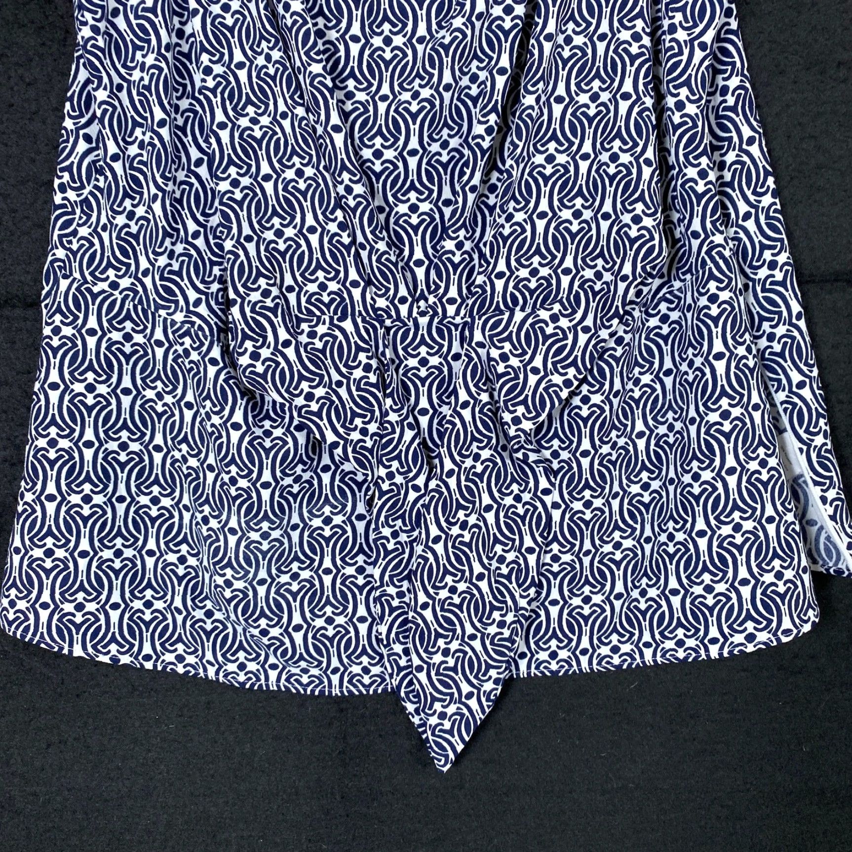 Talbots Talbots Womens Blouse Blue White Geometric Tie Twist Sleeveless Side Zip Large Size L / US 10 / IT 46 - 3 Thumbnail