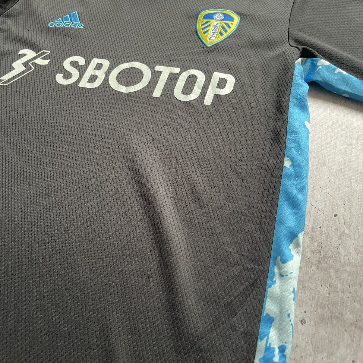 Adidas ADIDAS LEEDS UNITED LUFC SOCCER JERSEY Y2K HOME Size US M / EU 48-50 / 2 - 6 Thumbnail