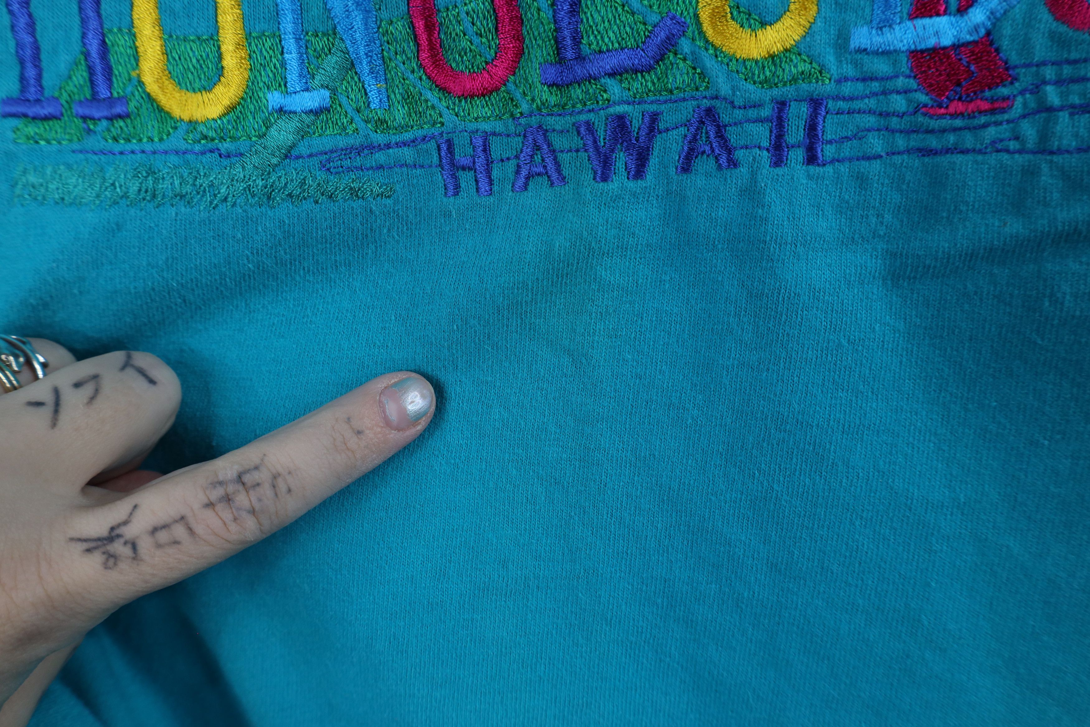 Vintage Vintage 90s Streetwear Spell Out Honolulu Hawaii T-Shirt USA Size US XXL / EU 58 / 5 - 5 Thumbnail