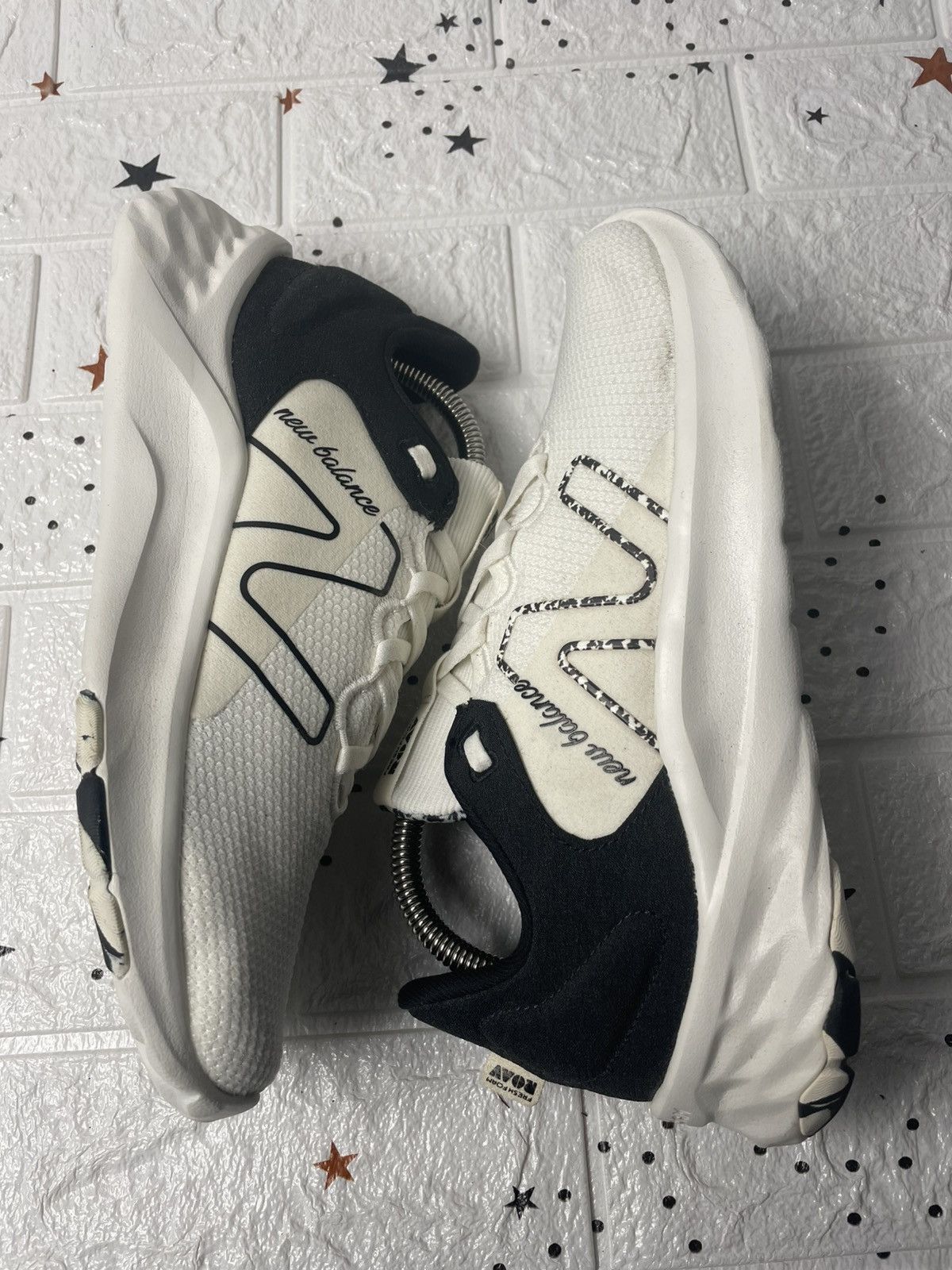 New Balance New Balance Fresh Foam RoavV2 US10 UK8 EU41.5 CM27 Size US 10 / EU 43 - 6 Thumbnail