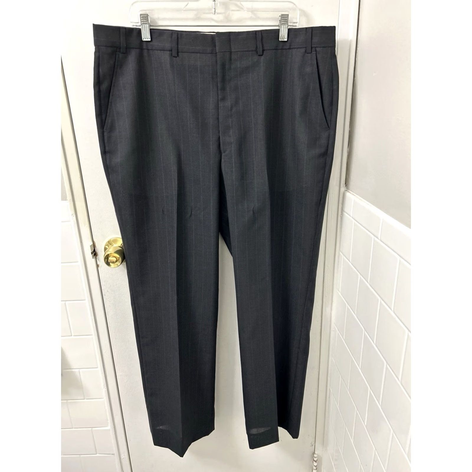 Vintage VINTAGE Towncraft Dress Pants Mens 40x31 Gray Pinstripe Wool Blend Straight Leg Dress Pants Mens 40 Regular Gray Pinstripe Wool Blend Boss Size US 40 / EU 56 - 2 Thumbnail