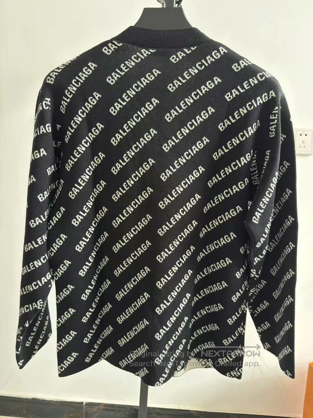 Balenciaga balenciaga full print cardigan in black. Size US M / EU 48-50 / 2 - 3 Thumbnail